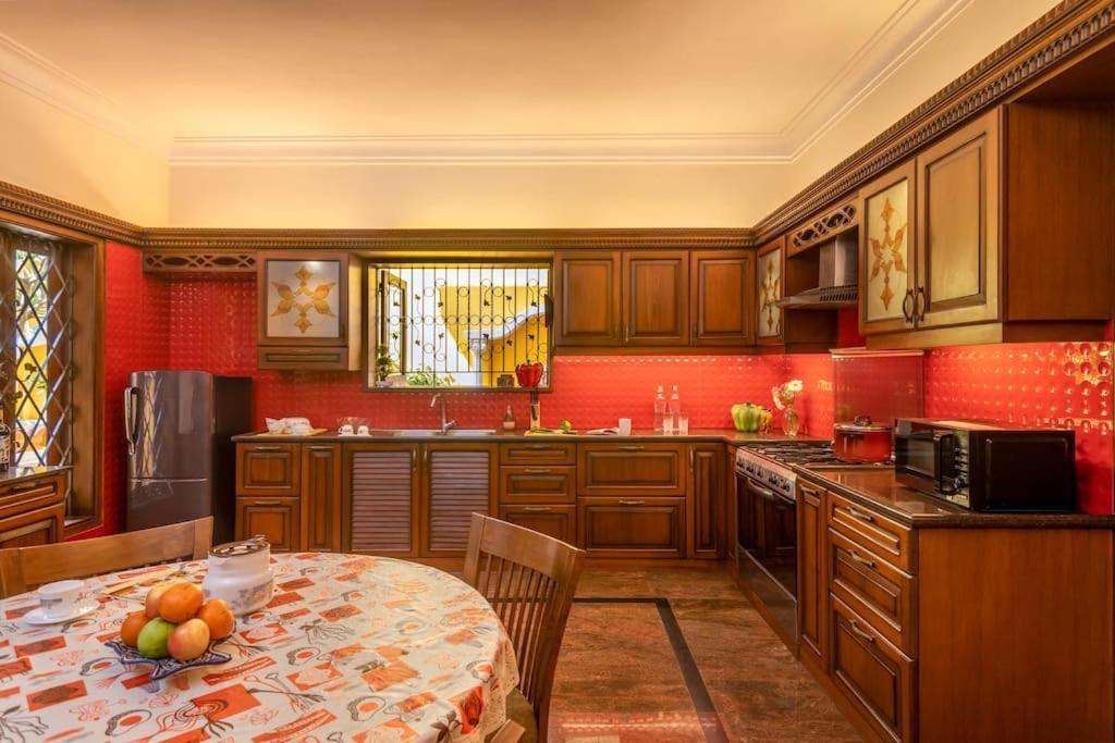 Casa Amarela - Lux Portuguese 4Bhk In North Goa Villa Порворим Екстериор снимка